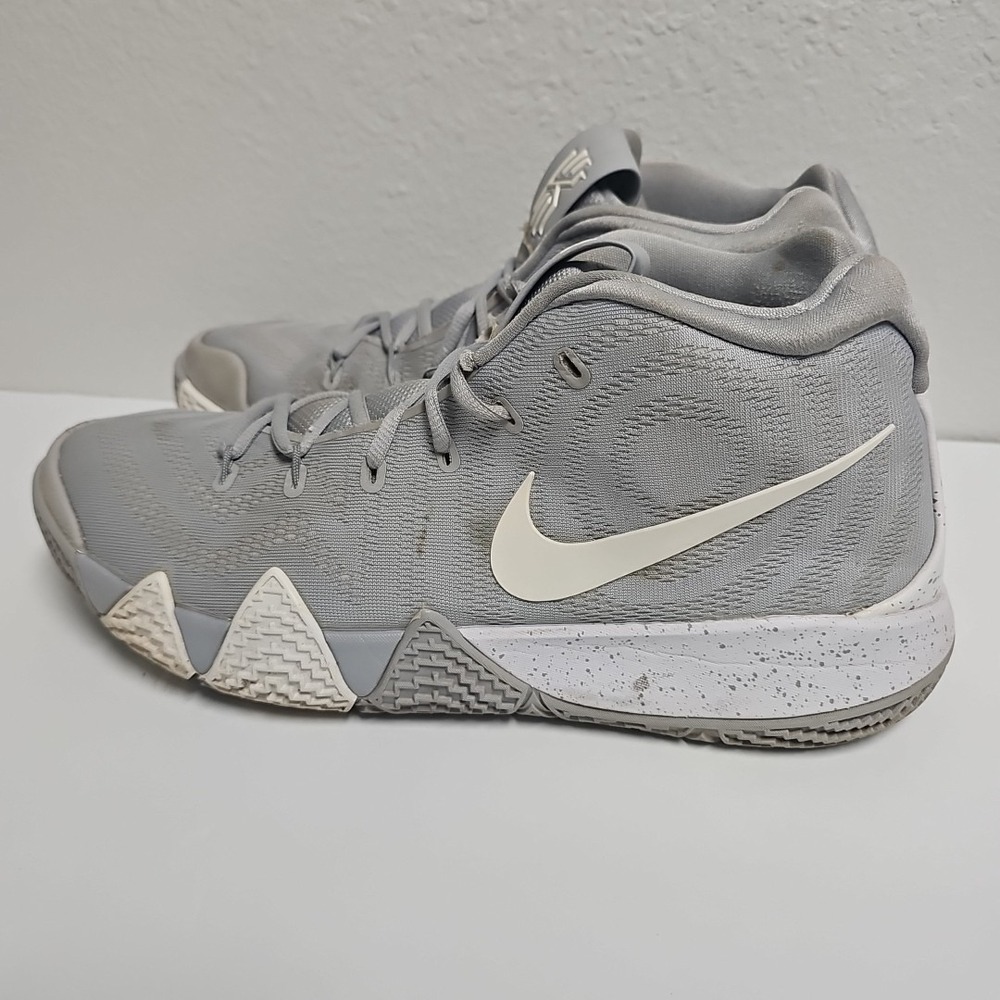 Nike Kyrie 4 Wolf Grey‎ And White Sneakers Men's Size 14 AV2296-002 Basketball
